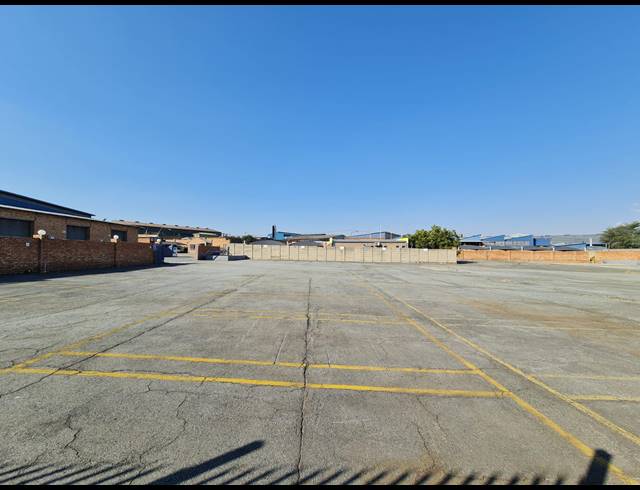 5,500M² WAREHOUSE TO LET IN WADEVILLE